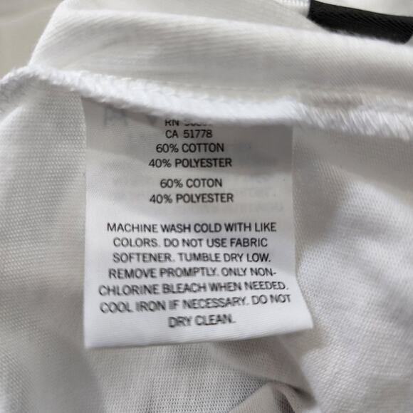 New Era Keebler elf holding a fudge striped cookie short sleeve graphic t-shirt - Picture 5 of 9